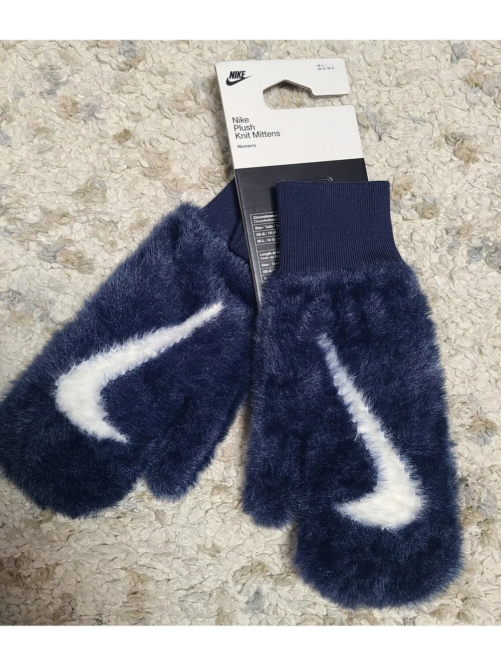 Brand new Nike plush knit mittens